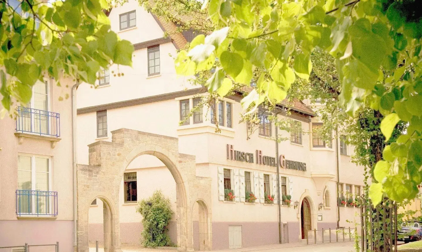 Hirsch Gehrung EXTERIOR
