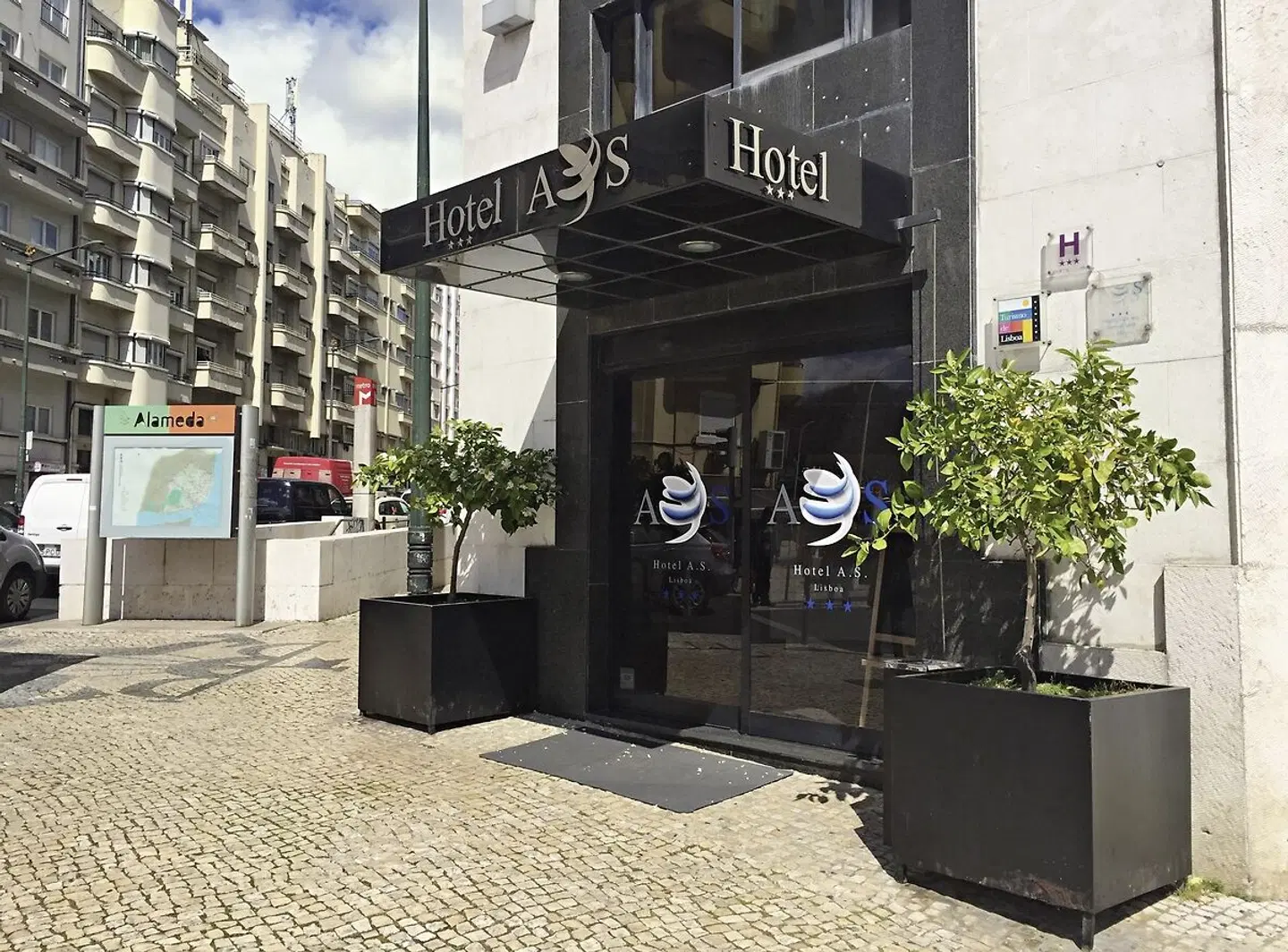 AS Lisboa EXTERIOR