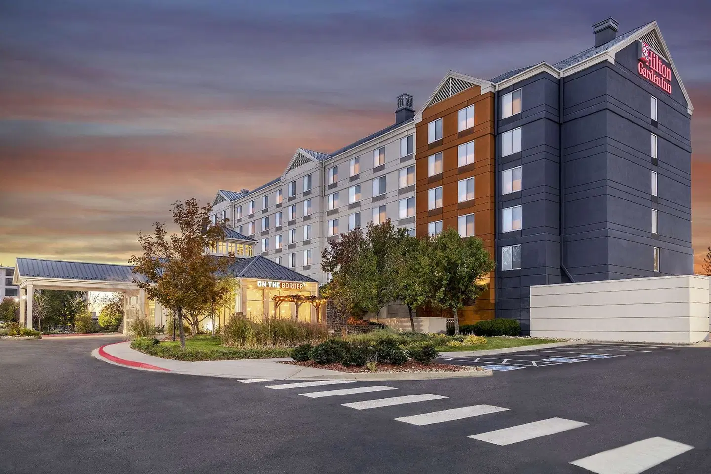 Hilton Garden Inn Denver Airport EXTERIOR