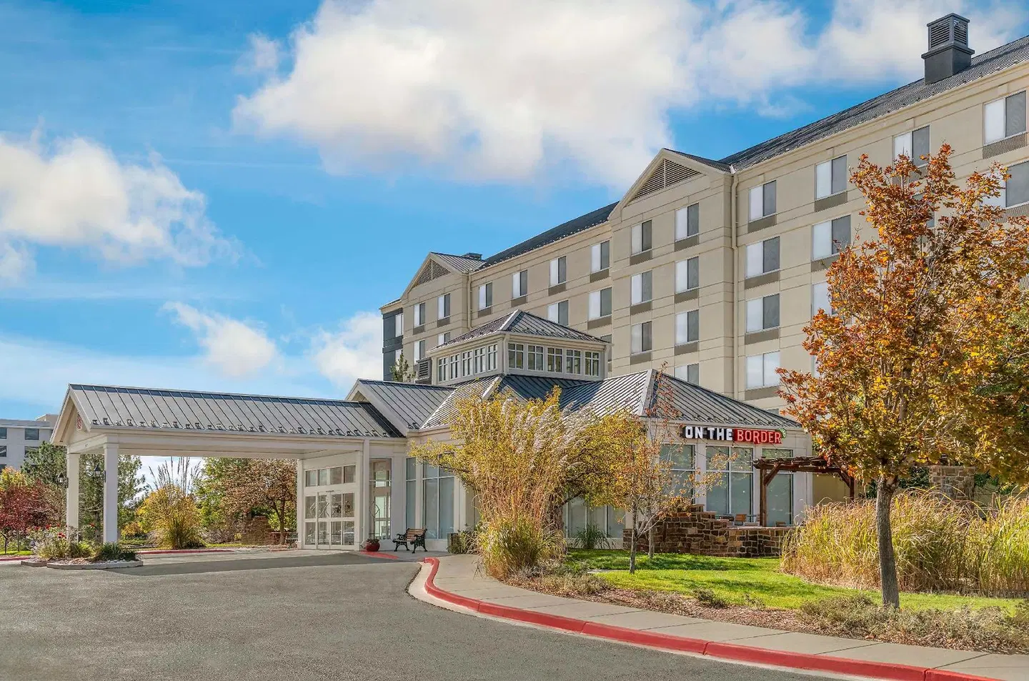 Hilton Garden Inn Denver Airport EXTERIOR