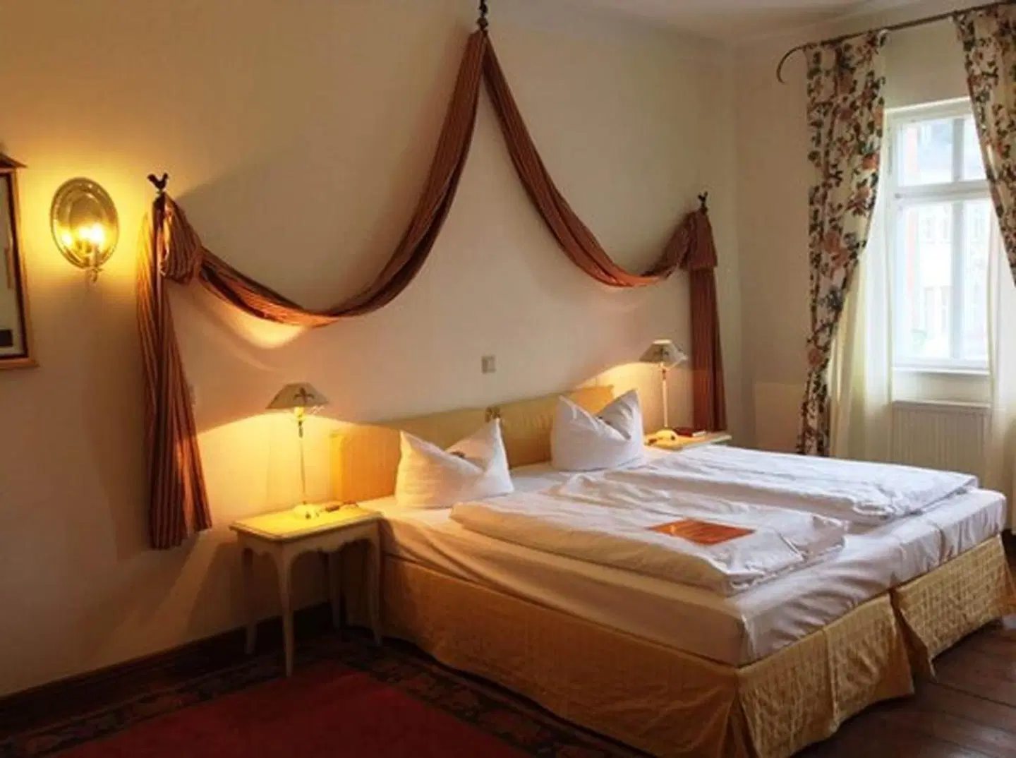 Adler ROOM_EXAMPLE