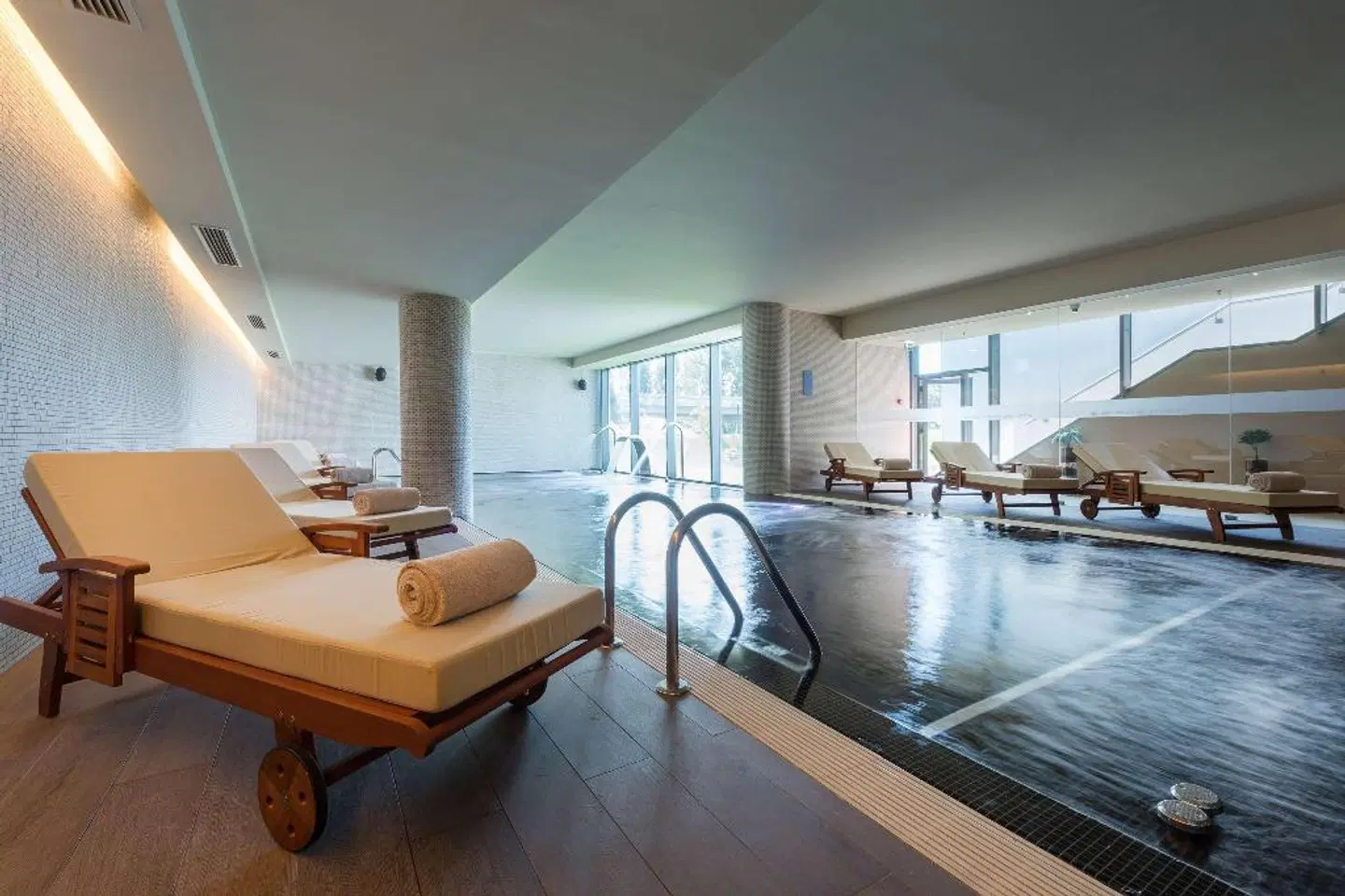 Meliá Lisboa Aeroporto Hallenbad