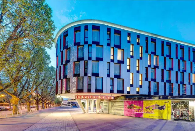 Hilton Garden Inn Stuttgart NeckarPark EXTERIOR