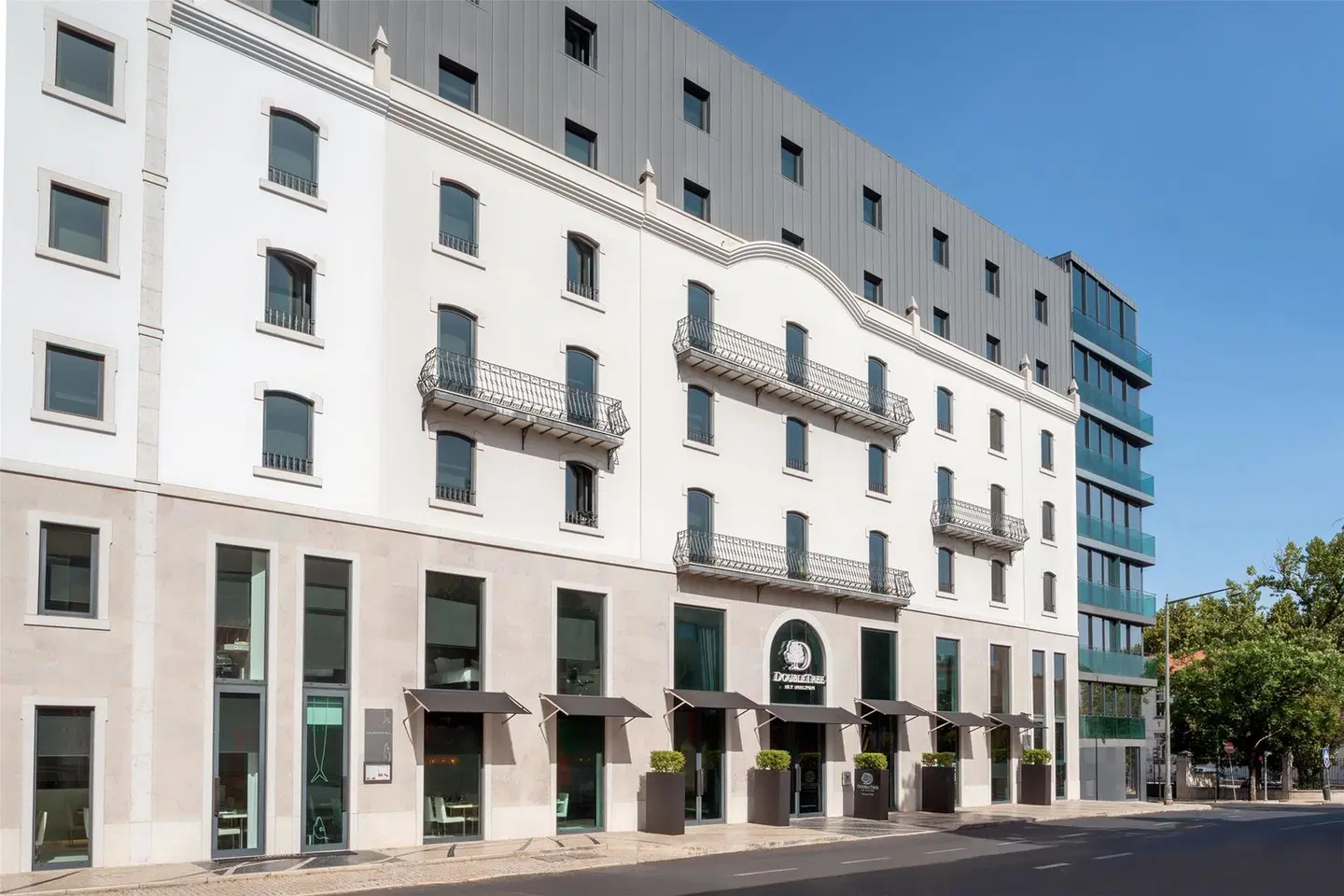 DoubleTree by Hilton Lisbon - Fontana Park EXTERIOR