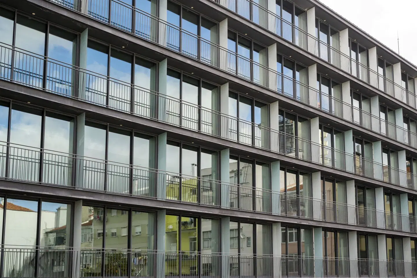 DoubleTree by Hilton Lisbon - Fontana Park EXTERIOR