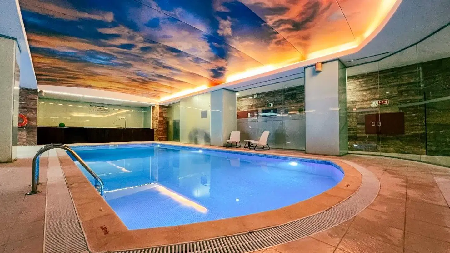 VIP Executive Entrecampos Hotel & Conference Hallenbad