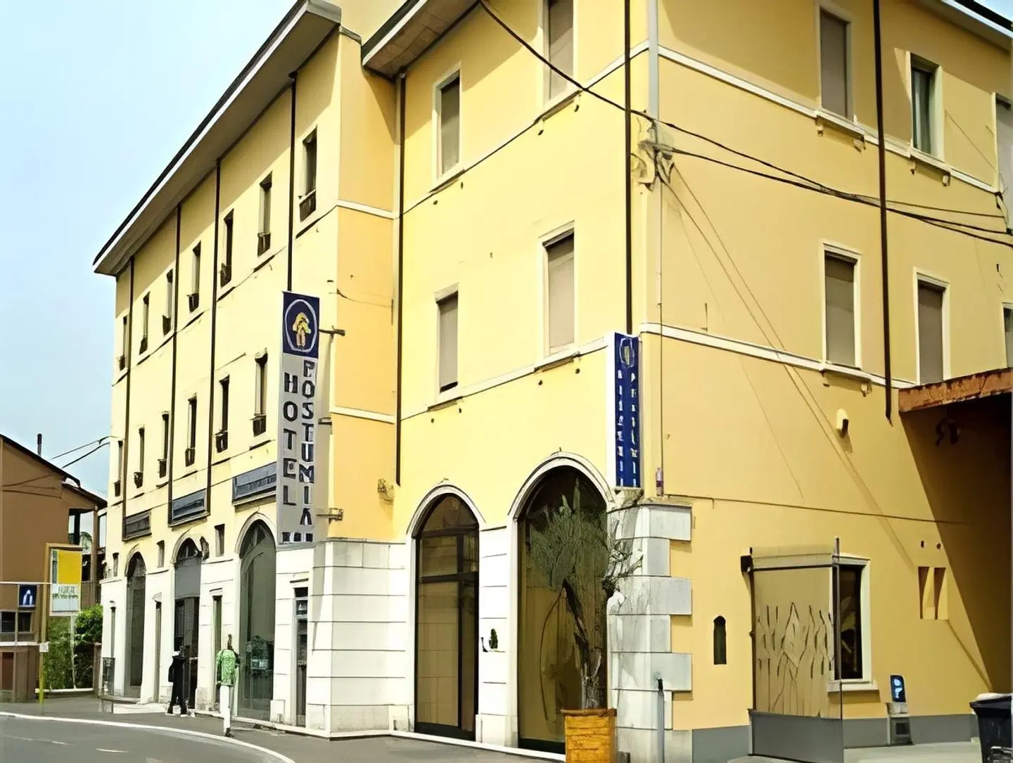 Hotel Postumia EXTERIOR