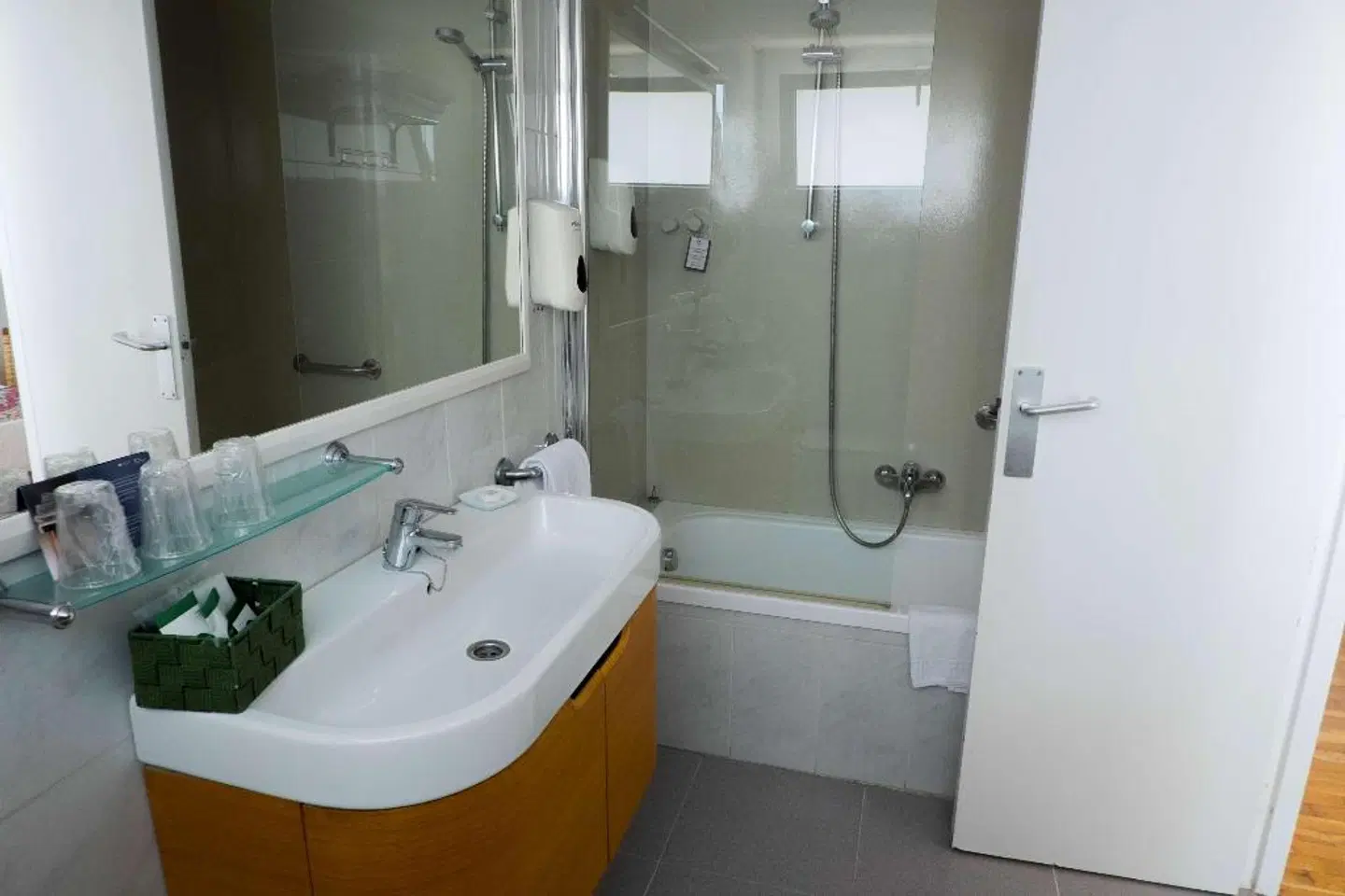 Hotel Subur Maritim Badezimmer