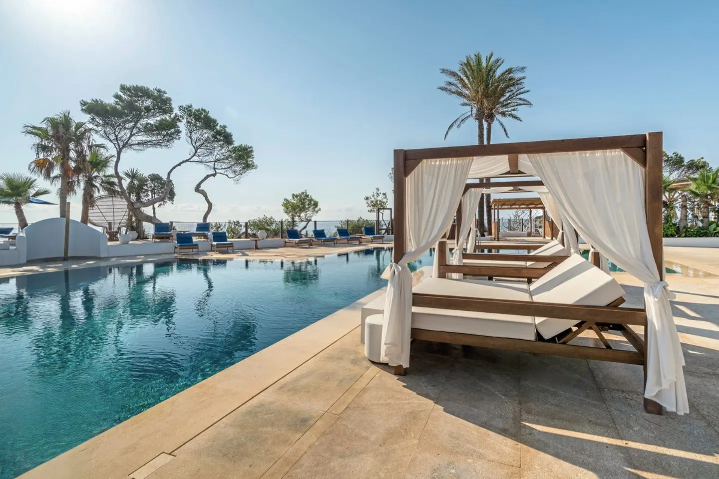 FERGUS Style Punta Arabí OUTDOOR_POOL