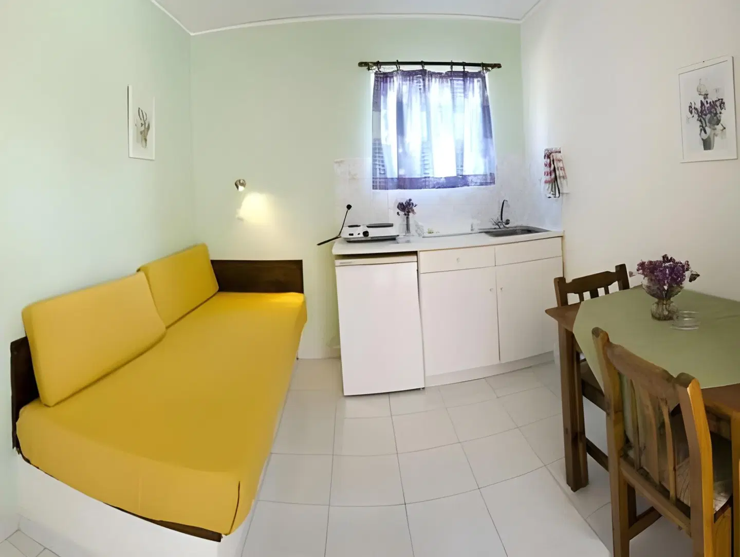 Byron Apartments ROOM_EXAMPLE