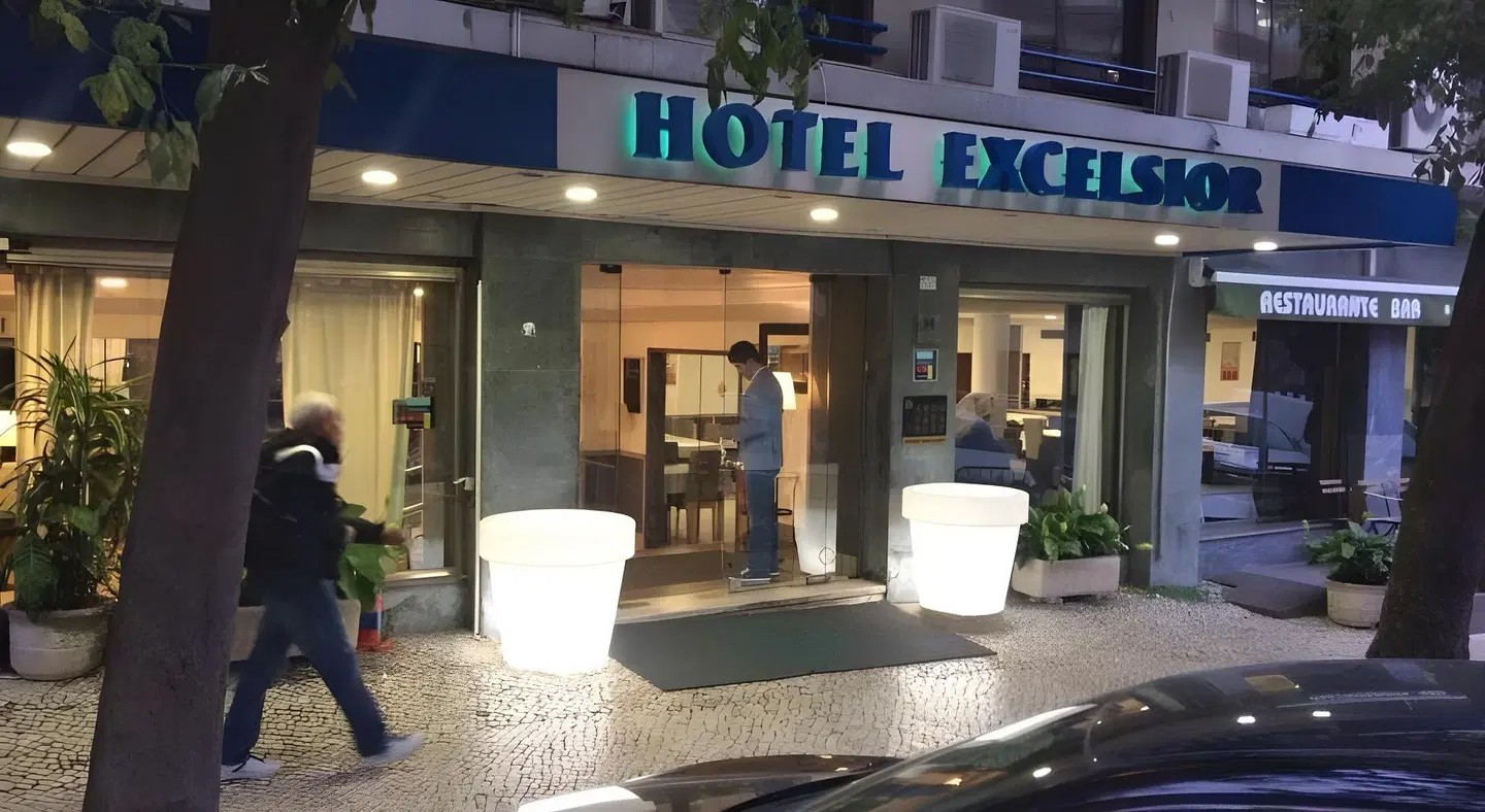 Excelsior EXTERIOR