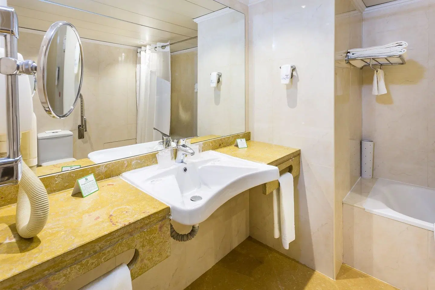 Holiday Inn Lisboa Badezimmer