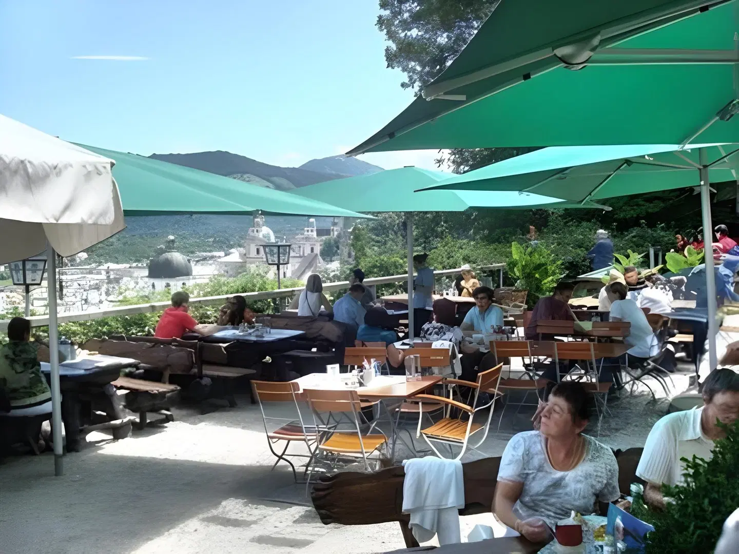 Stadtalm Naturfreundehaus Terrasse
