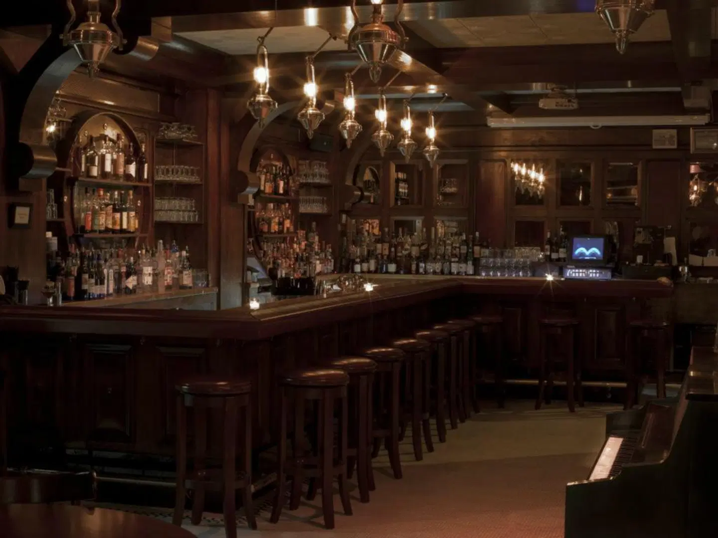 Edison Bar