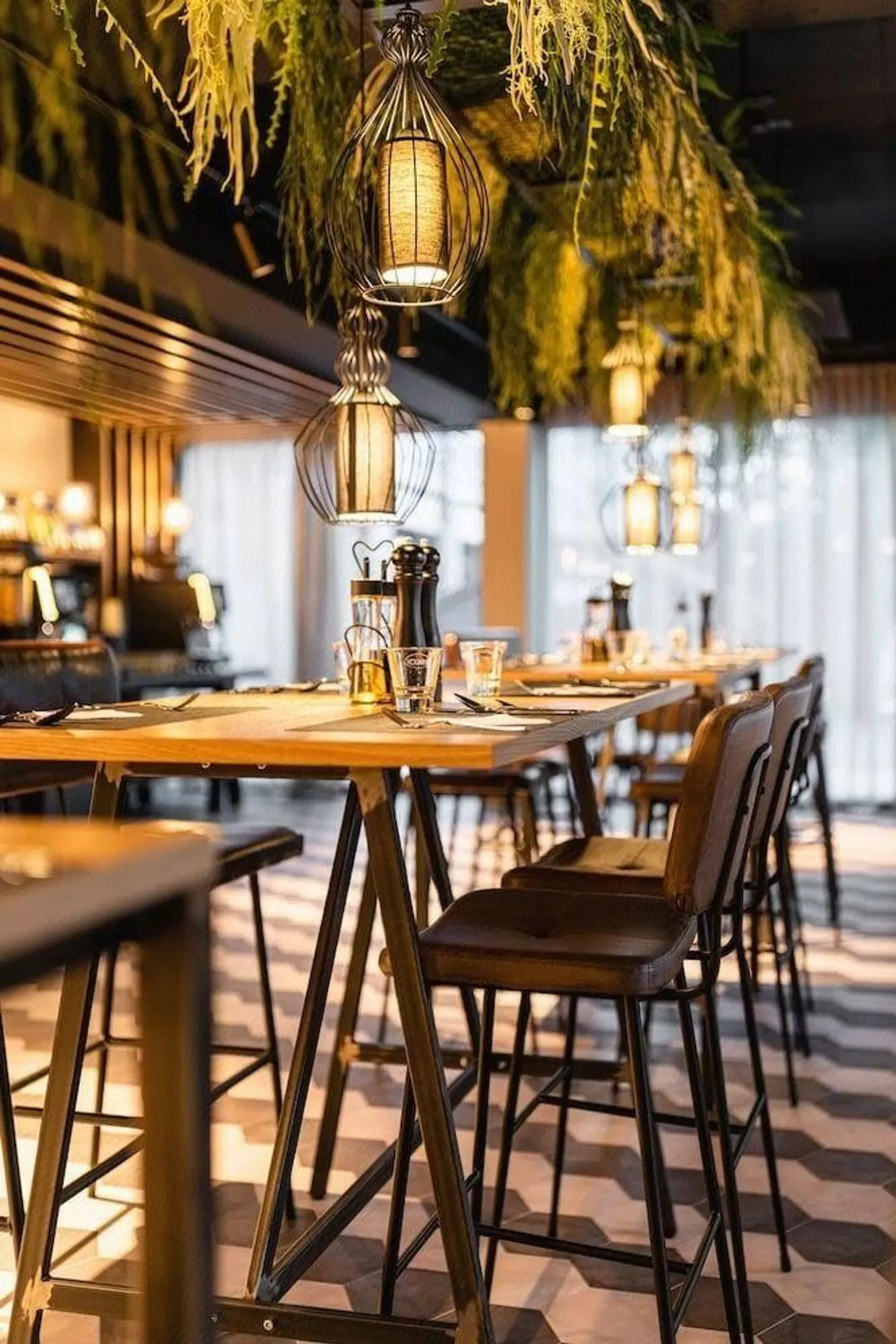 FreshSuites & Bar Bar