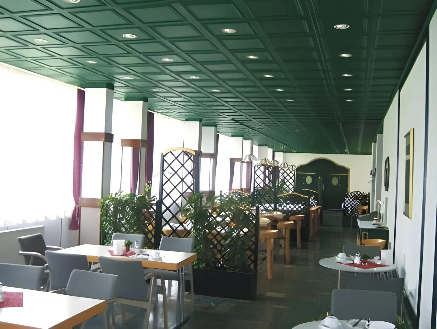 SKYHOTEL Merseburg Bar