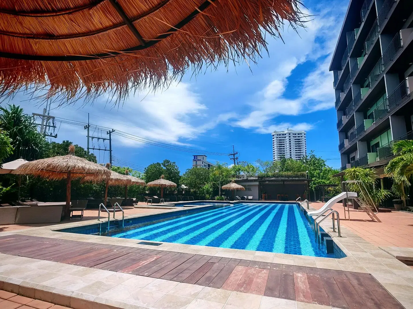 Savotel OUTDOOR_POOL