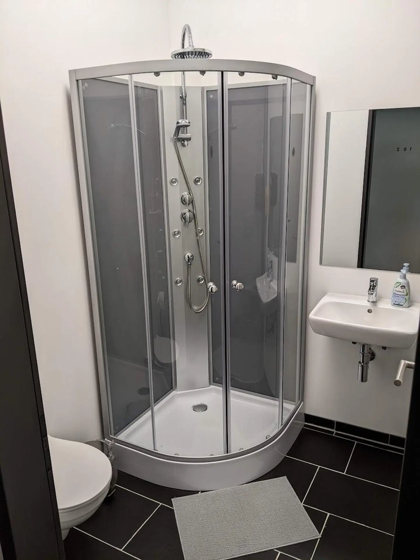 Business-Motel Badezimmer