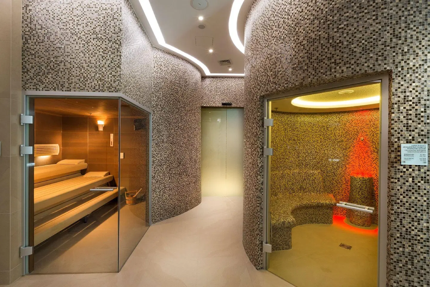 DoubleTree by Hilton Hotel & Conference Centre Warsaw HEALTH_BEAUTY