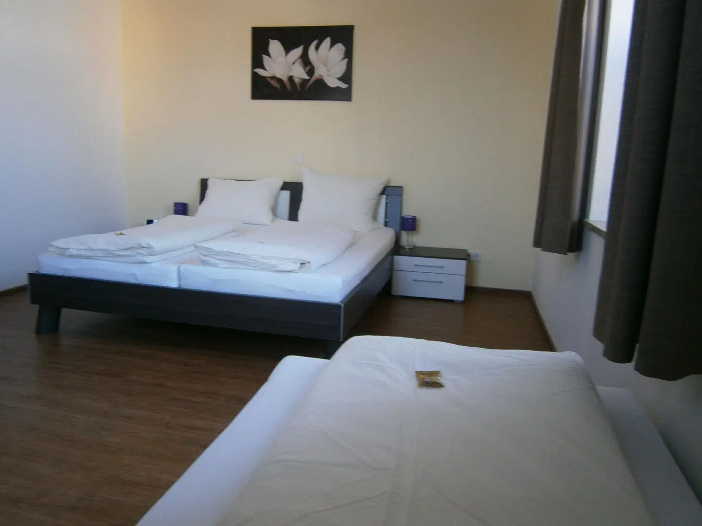 Thai Tawan ROOM_EXAMPLE
