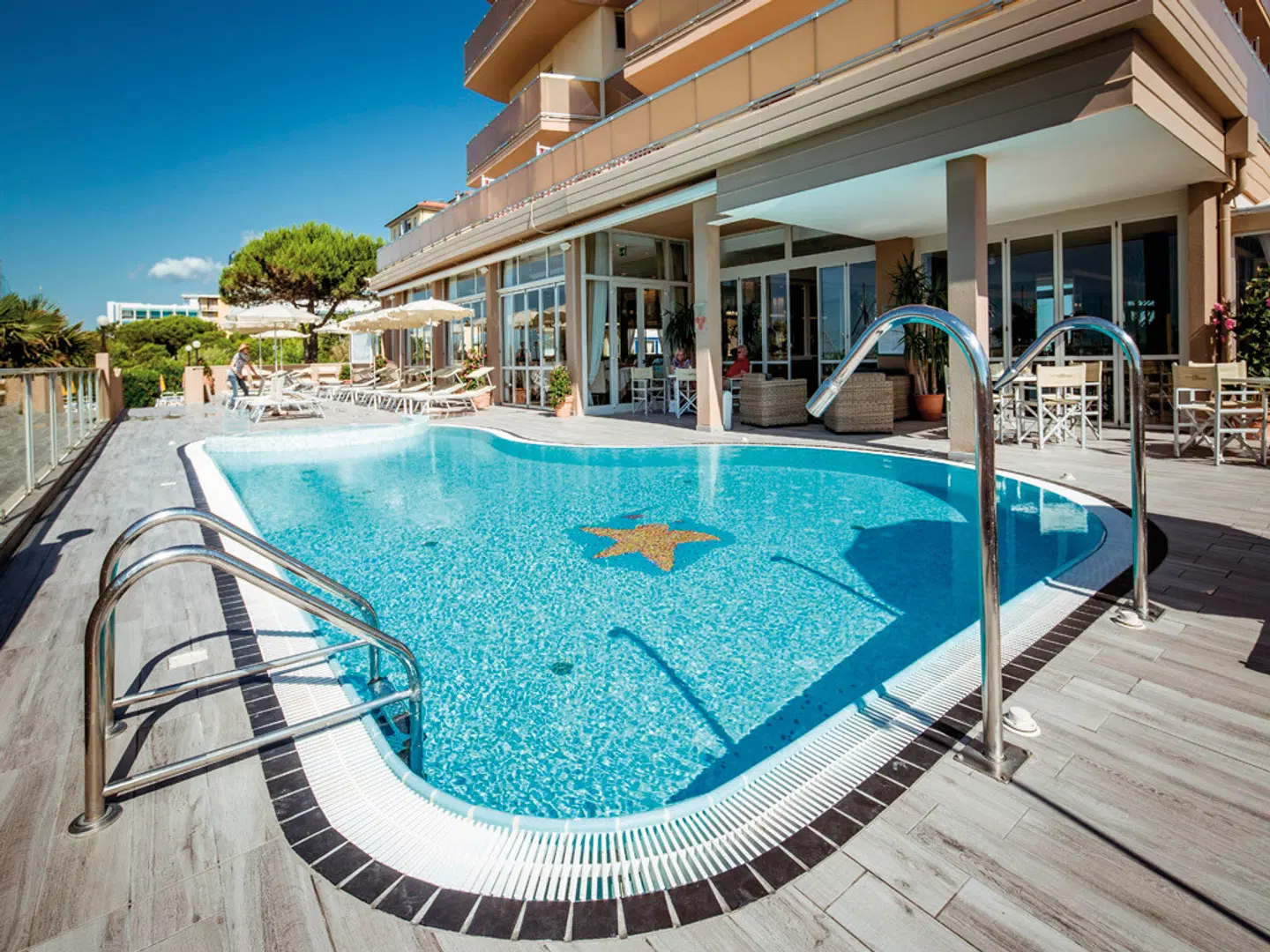 Excelsior OUTDOOR_POOL
