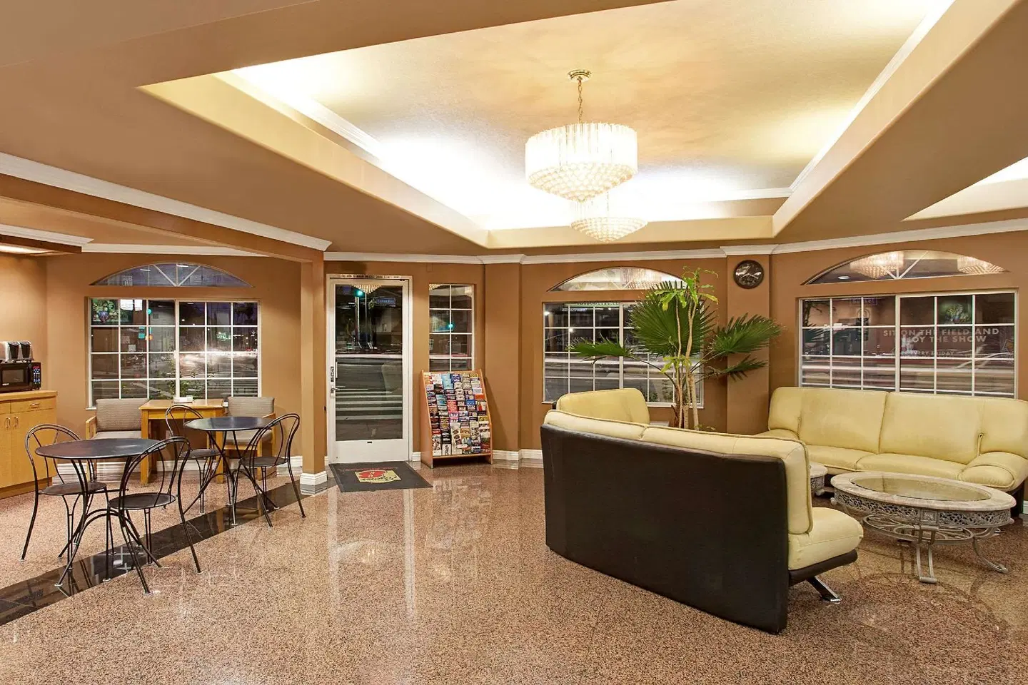 Super 8 by Wyndham Los Angeles Downtown LOUNGE_LOBBY