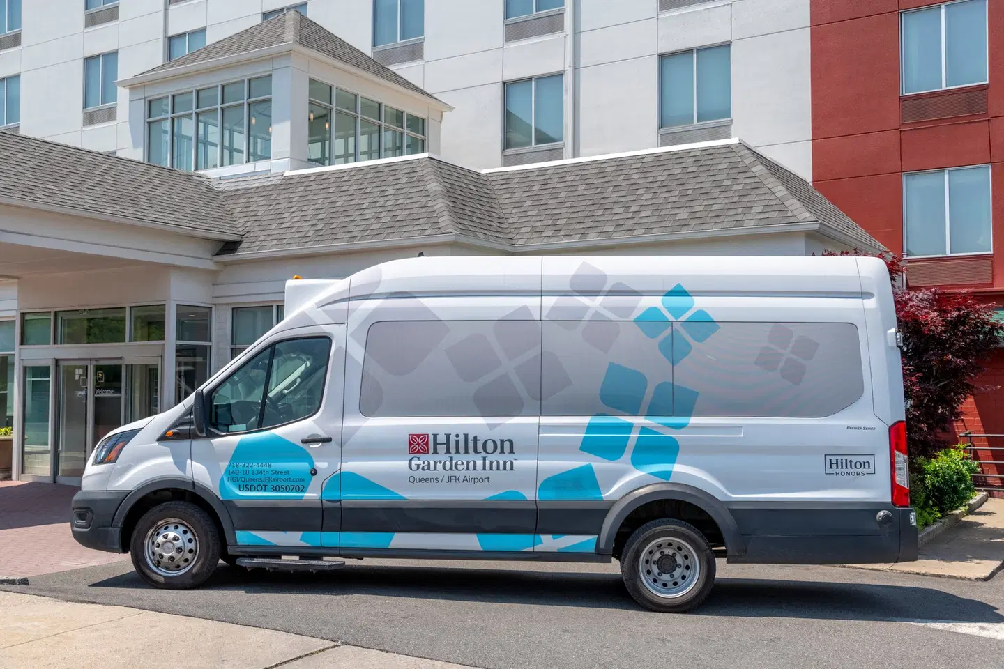 Hilton Garden Inn Queens/JFK Airport EXTERIOR