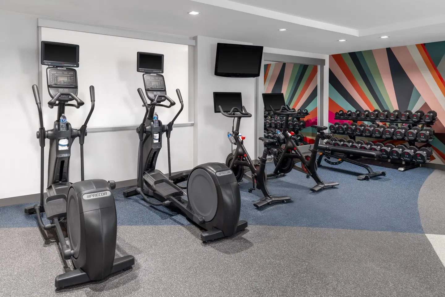 Hilton Garden Inn Queens/JFK Airport SPORTS_AND_LEISURE