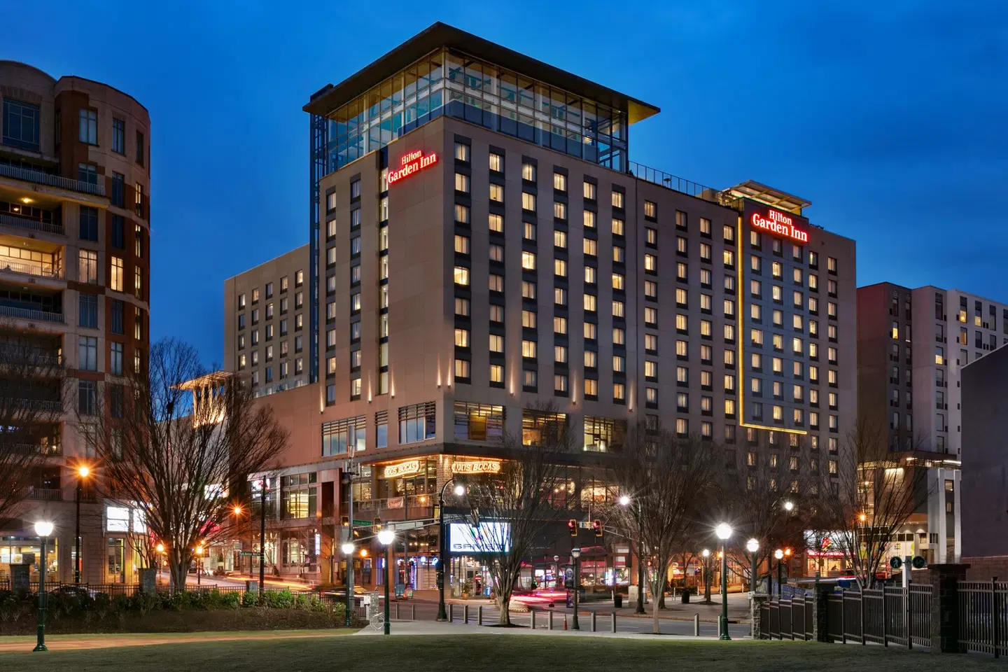 Hilton Garden Inn Atlanta Downtown EXTERIOR