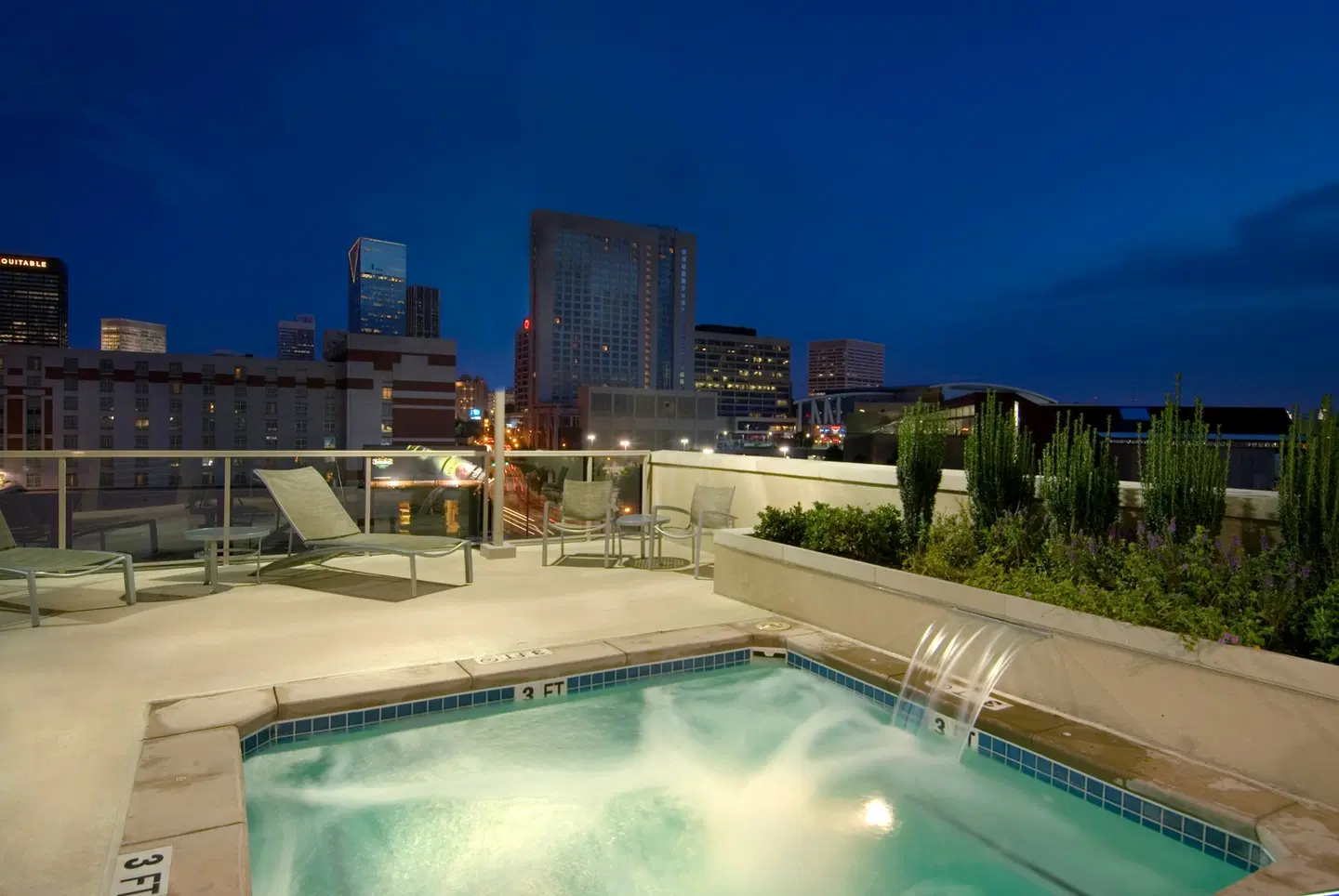 Hilton Garden Inn Atlanta Downtown OUTDOOR_POOL