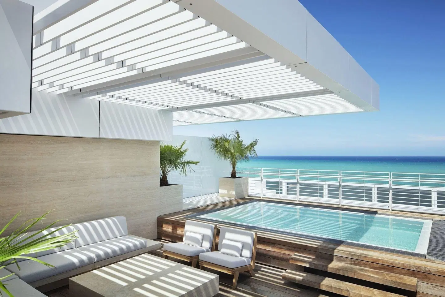 Four Seasons Hotel at The Surf Club Terrasse