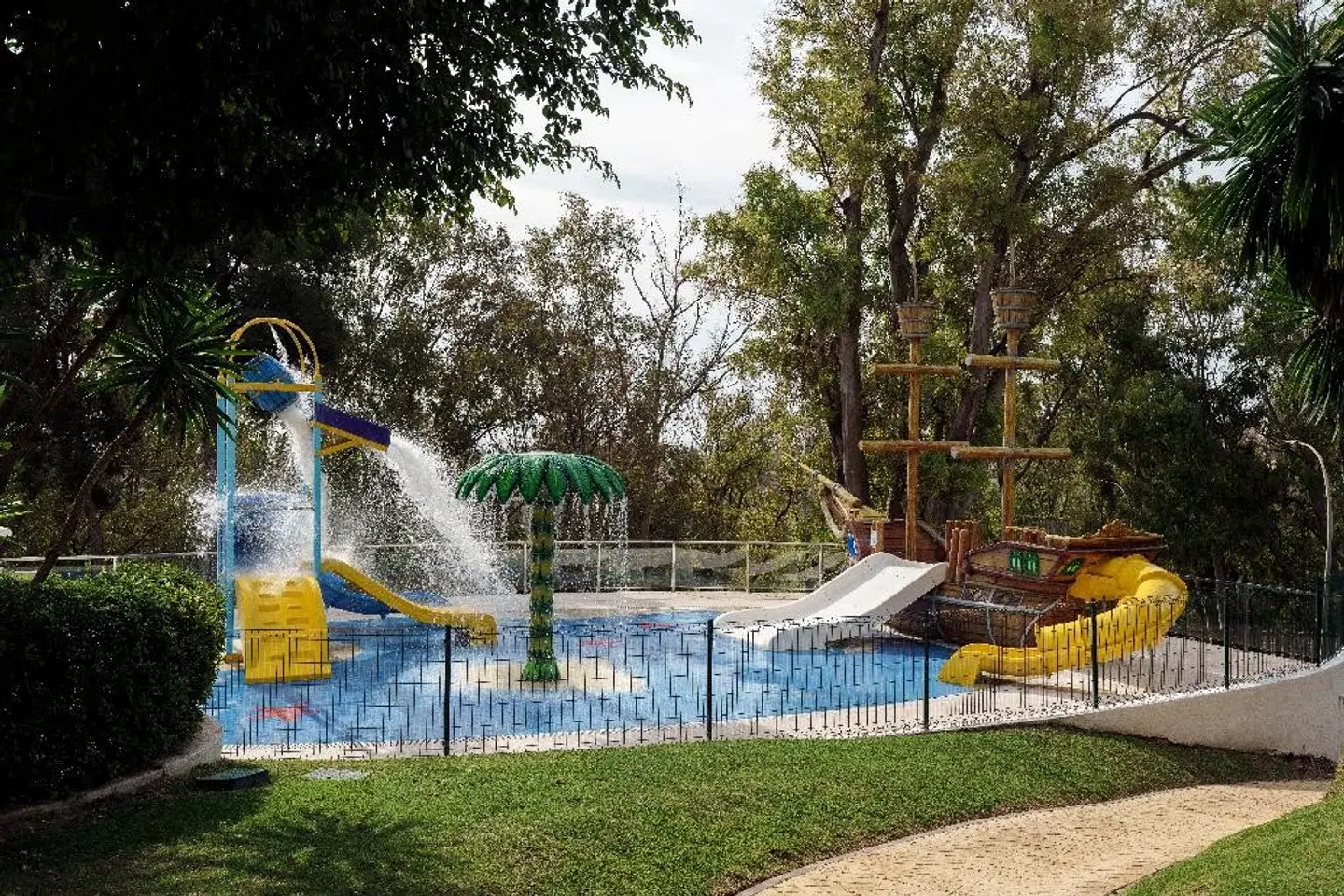 AluaSun Costa Park OUTDOOR_POOL
