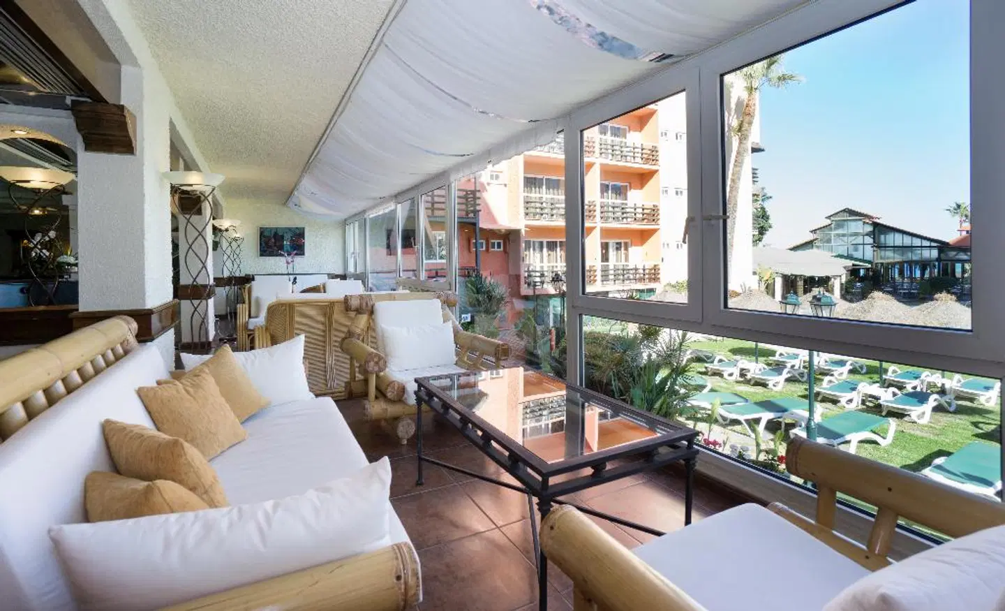 Hotel MS Tropicana Bar