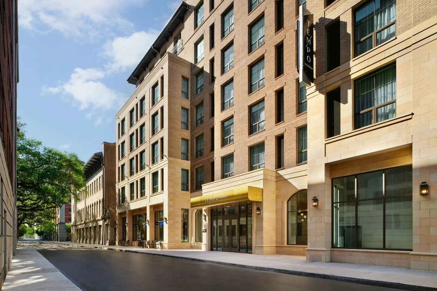 Tempo by Hilton Savannah Historic District EXTERIOR