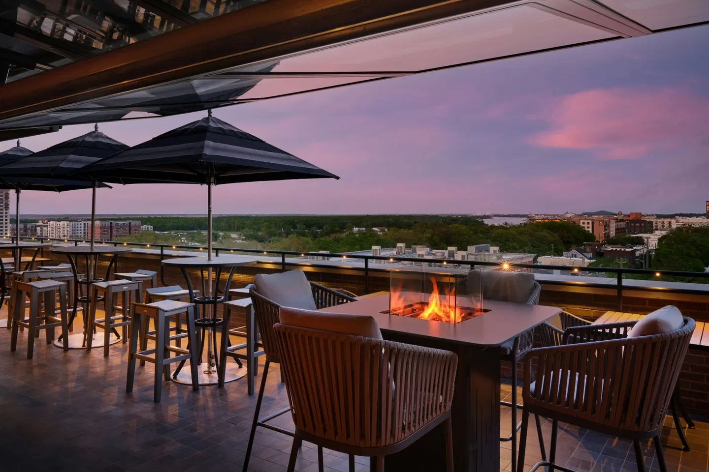 Tempo by Hilton Savannah Historic District Terrasse