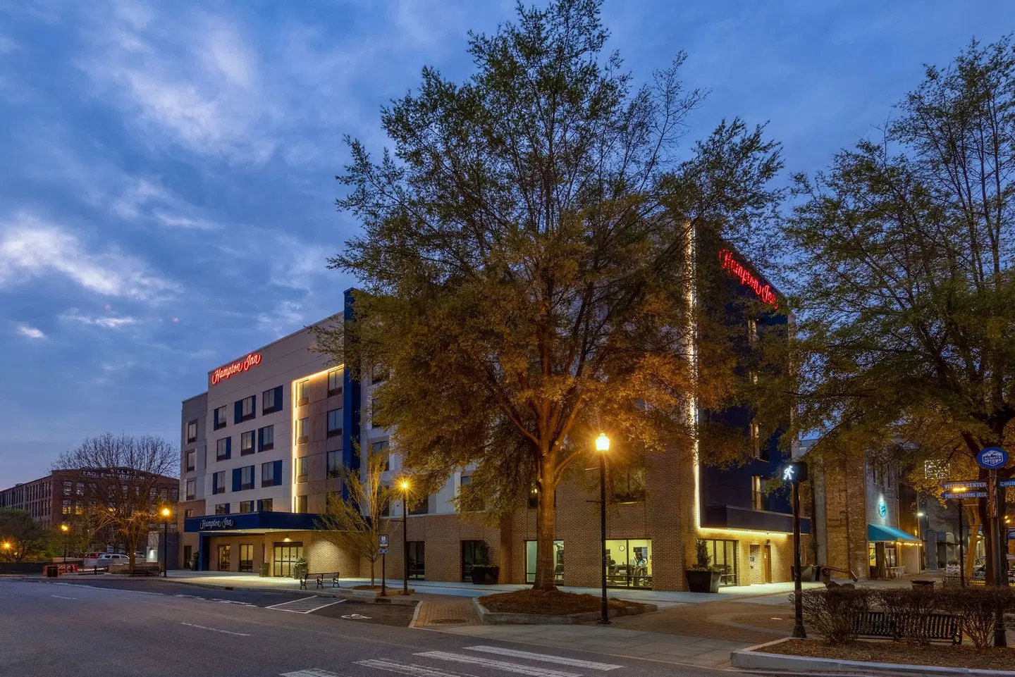 Hampton Inn Columbus Downtown EXTERIOR