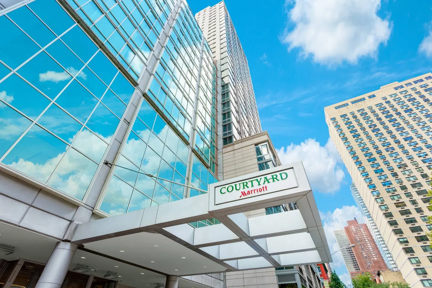 Courtyard by Marriott New York Manhattan/Upper East Side EXTERIOR