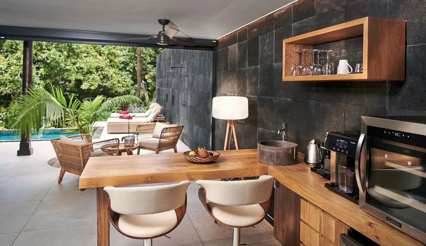Palm Hotel & Spa Bar