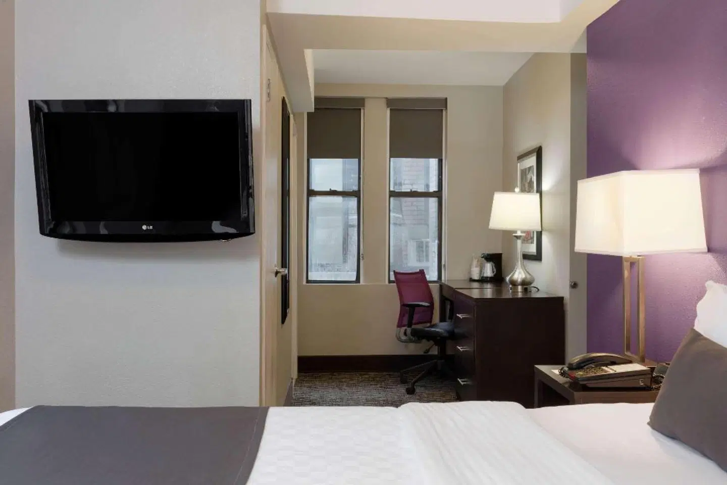La Quinta Inn & Suites by Wyndham New York City Central Park ROOM_EXAMPLE