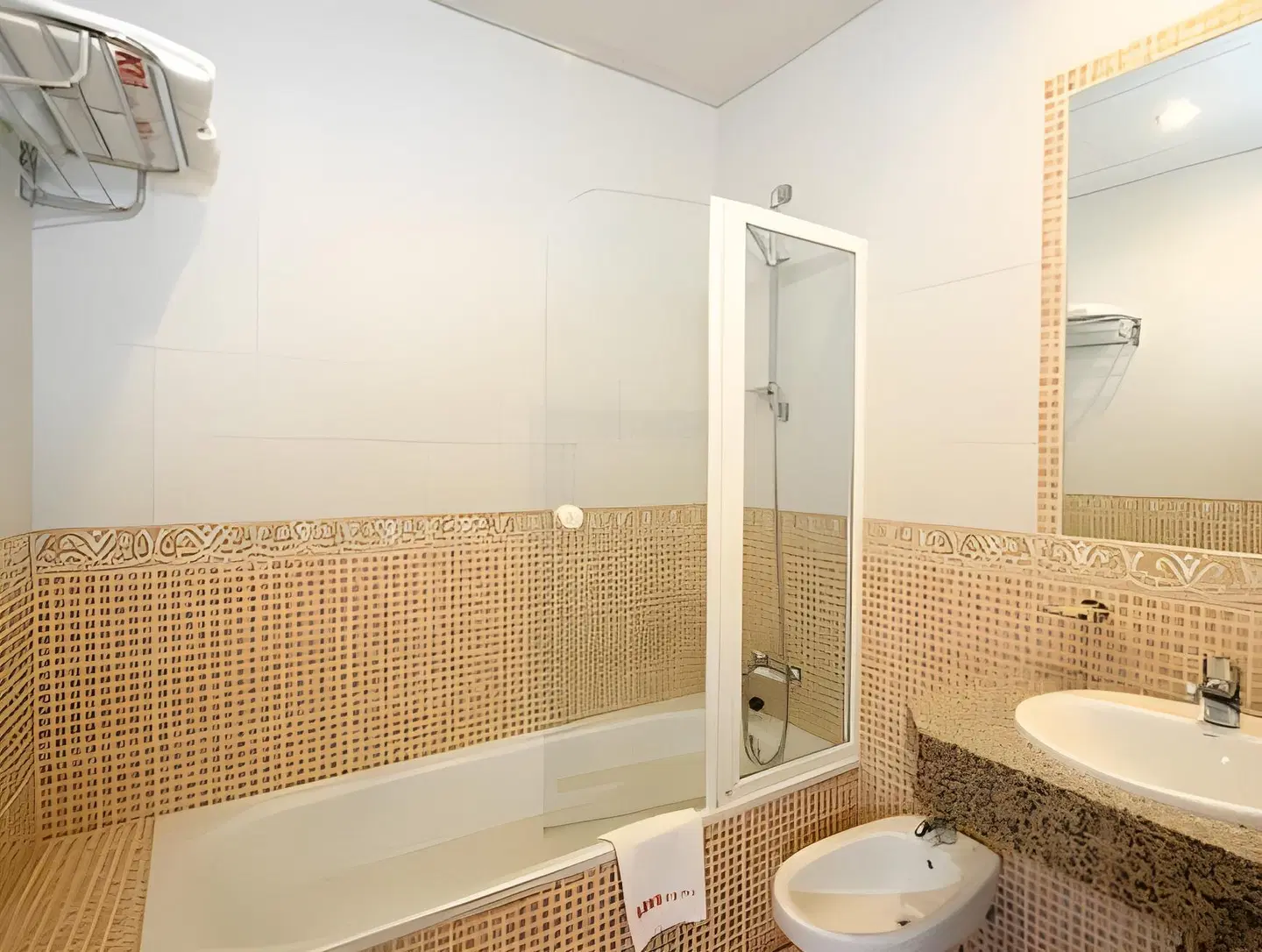 Tribuna Badezimmer