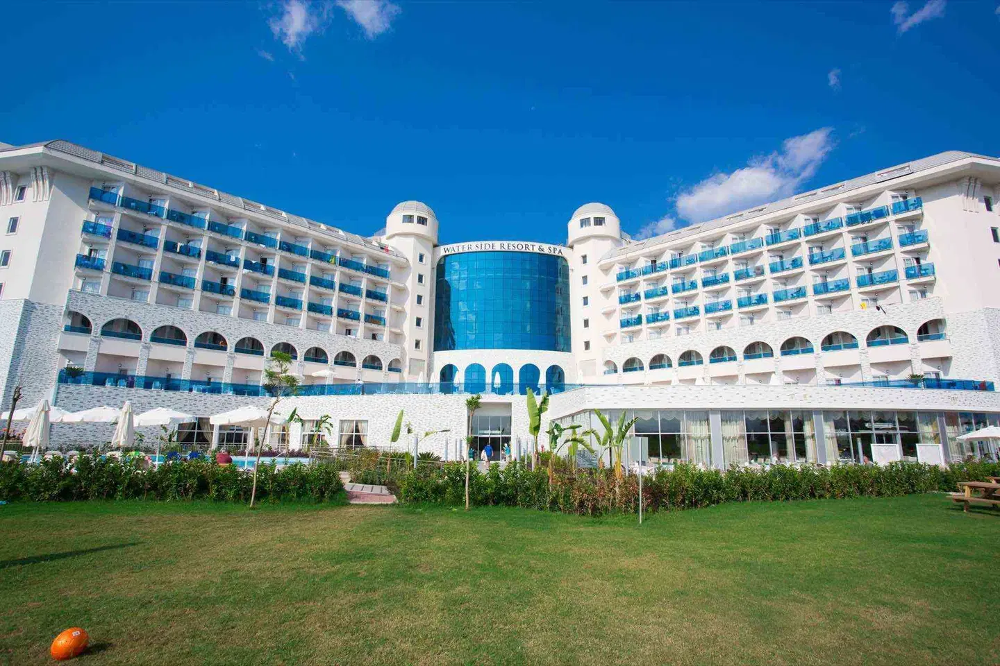 Water Side Resort EXTERIOR