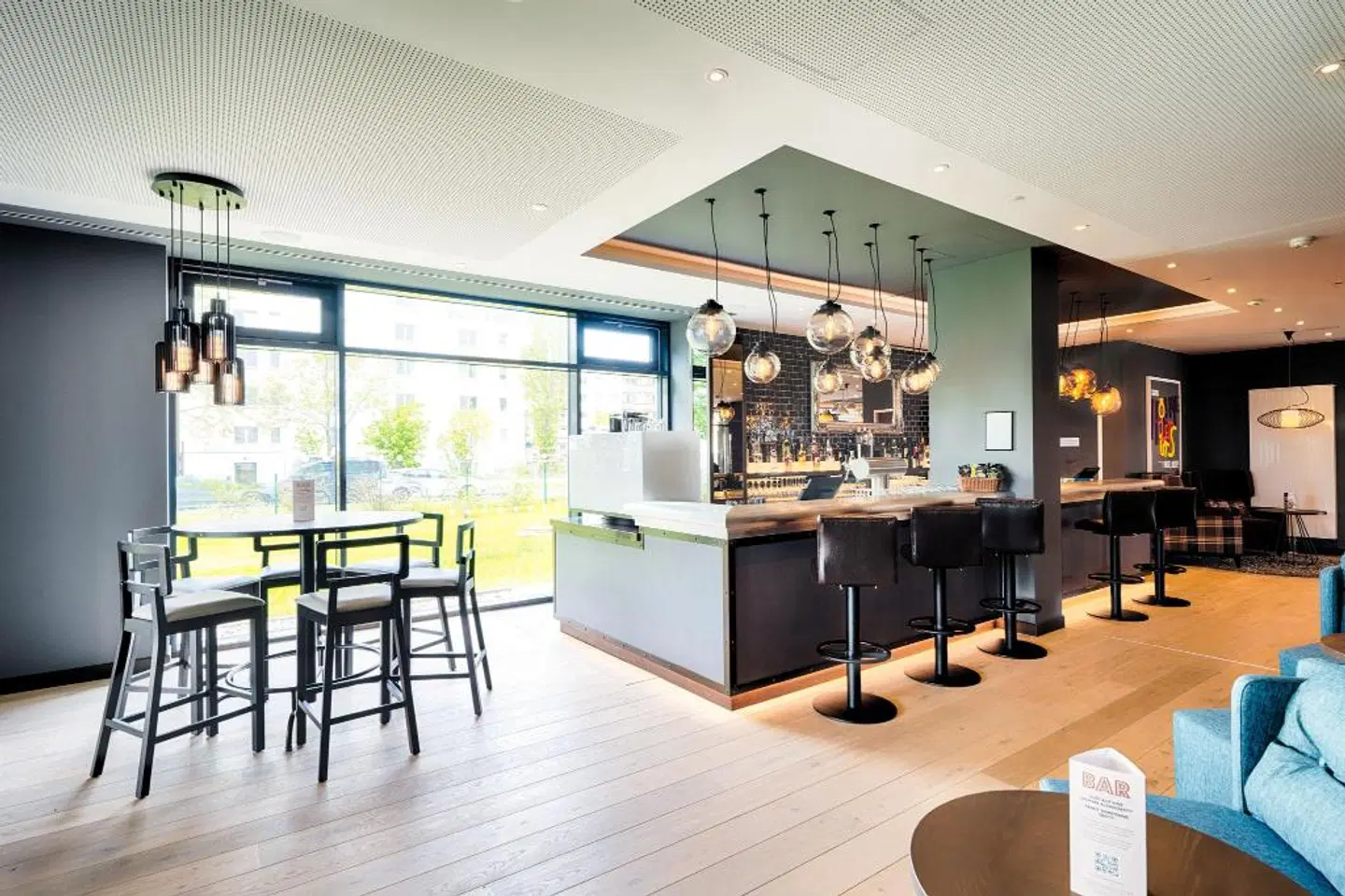 Premier Inn Premier Inn Berlin Airport Bar