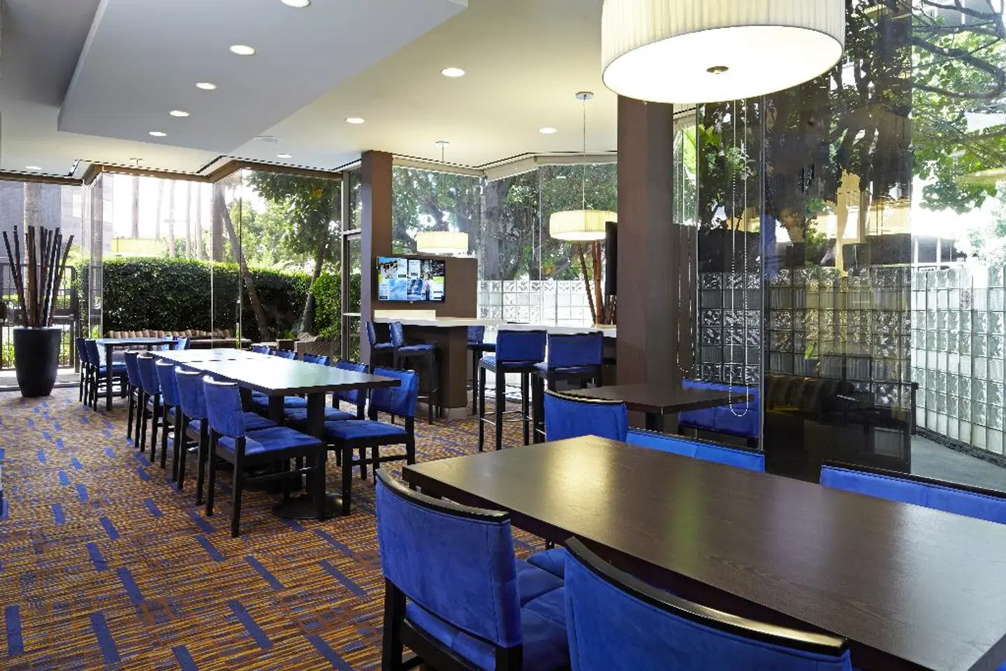 Courtyard by Marriott Los Angeles LAX/Century Boulevard Bar