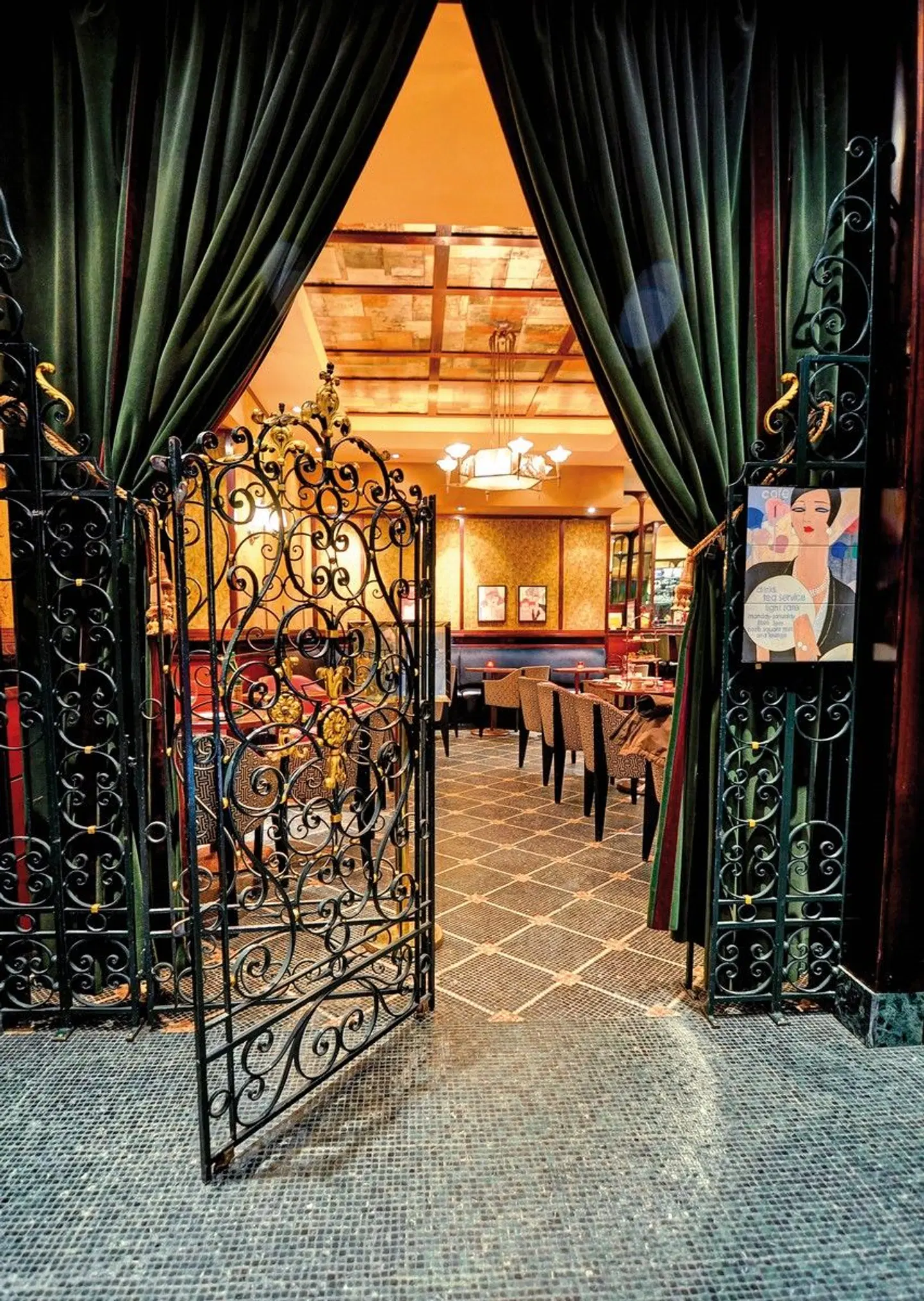 Washington Square Hotel Bar
