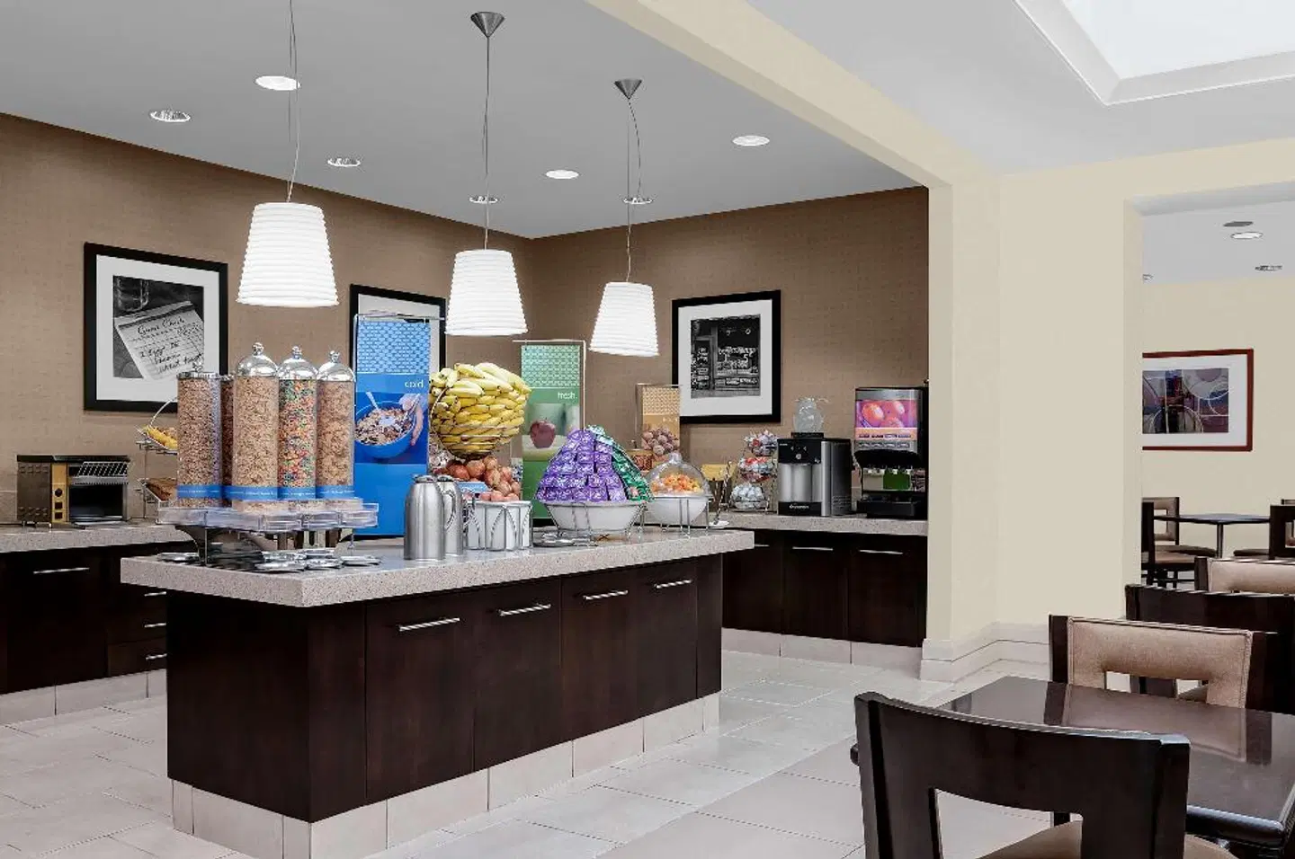Hampton Inn Manhattan-Times Square North Bar