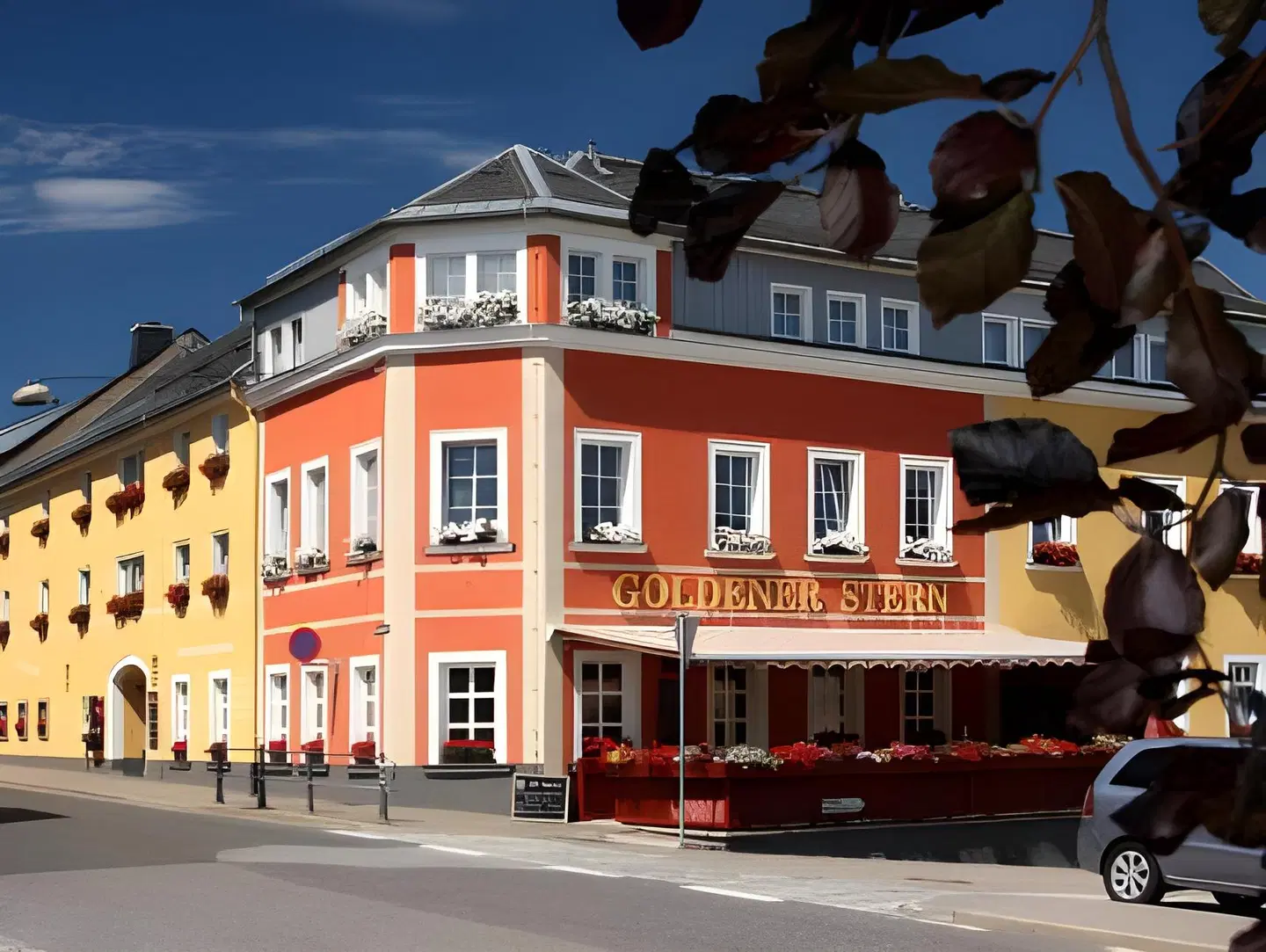 Goldener Stern EXTERIOR