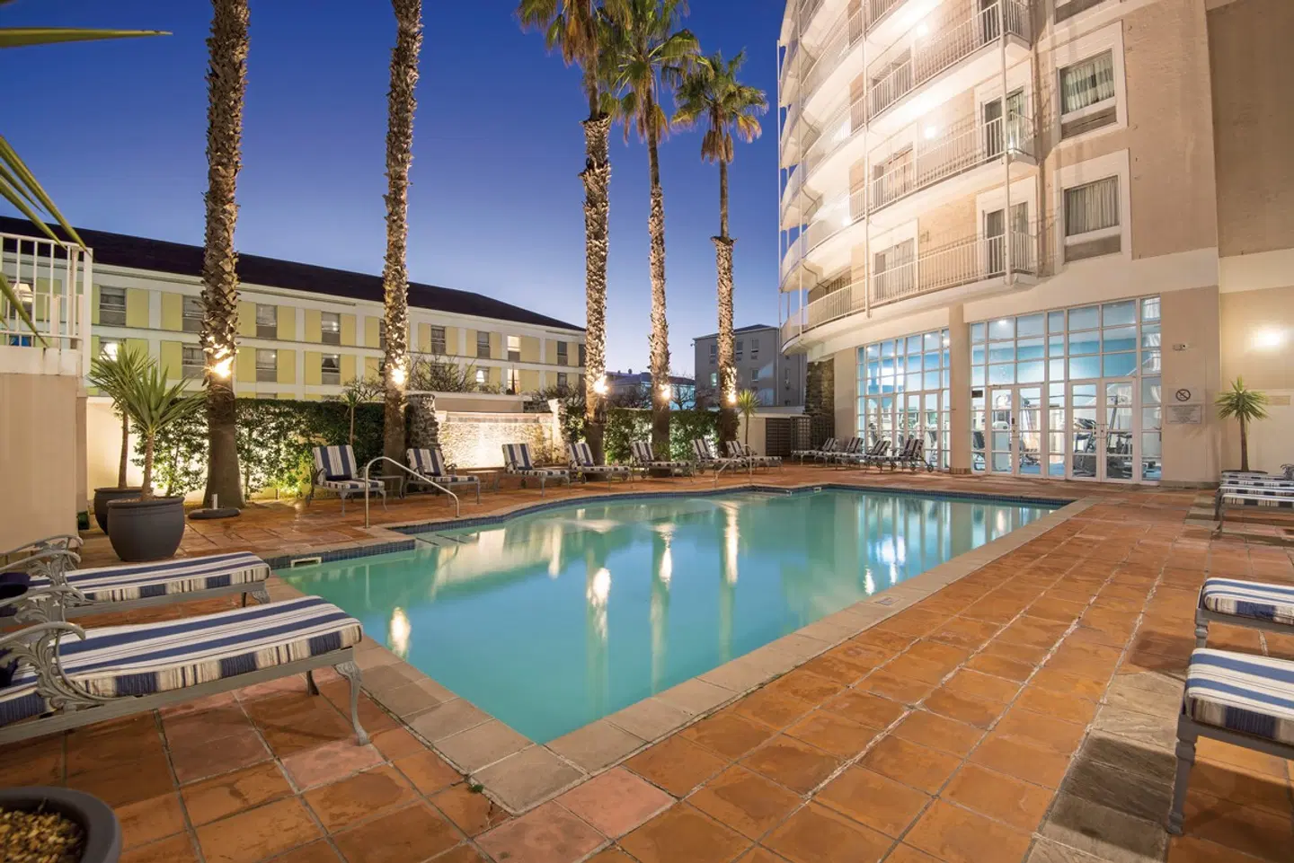 The Commodore Hotel OUTDOOR_POOL