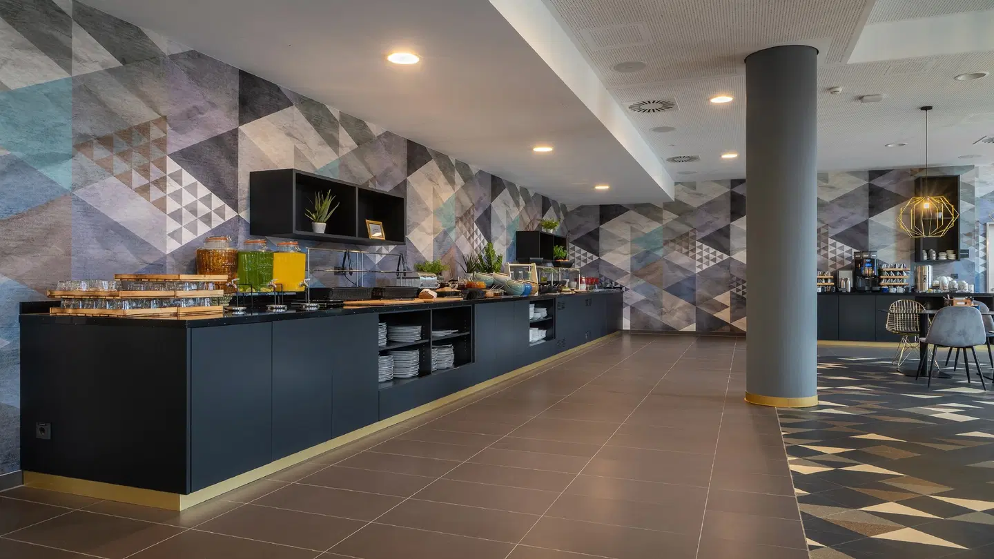 Holiday Inn - the niu, Ridge Halle Central Station by IHG Bar