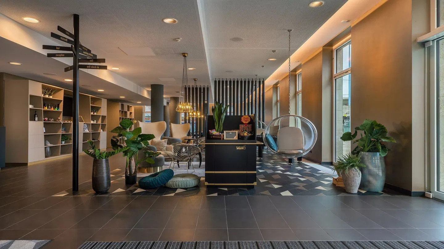 Holiday Inn - the niu, Ridge Halle Central Station by IHG LOUNGE_LOBBY