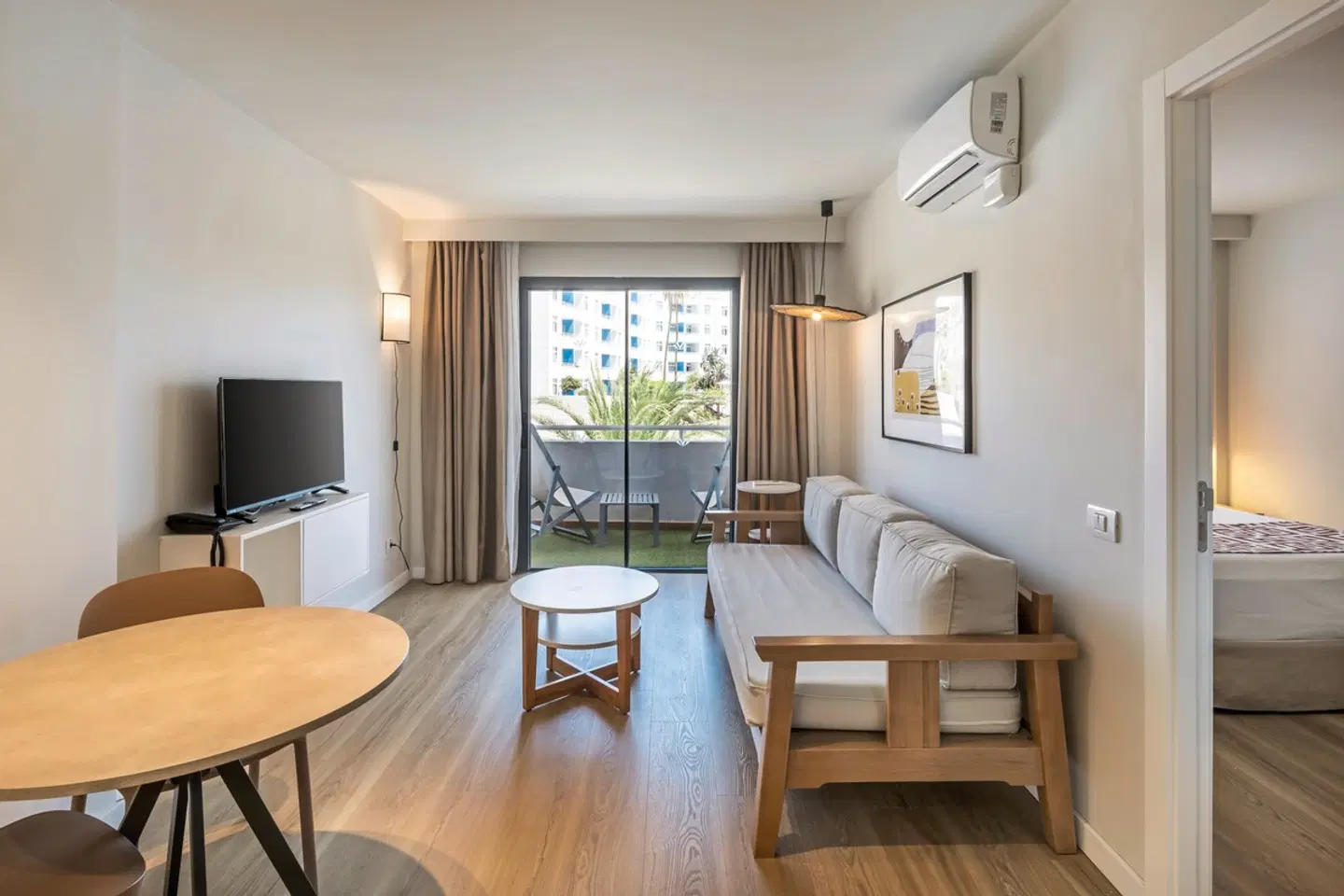 LIVVO Anamar Suites ROOM_EXAMPLE